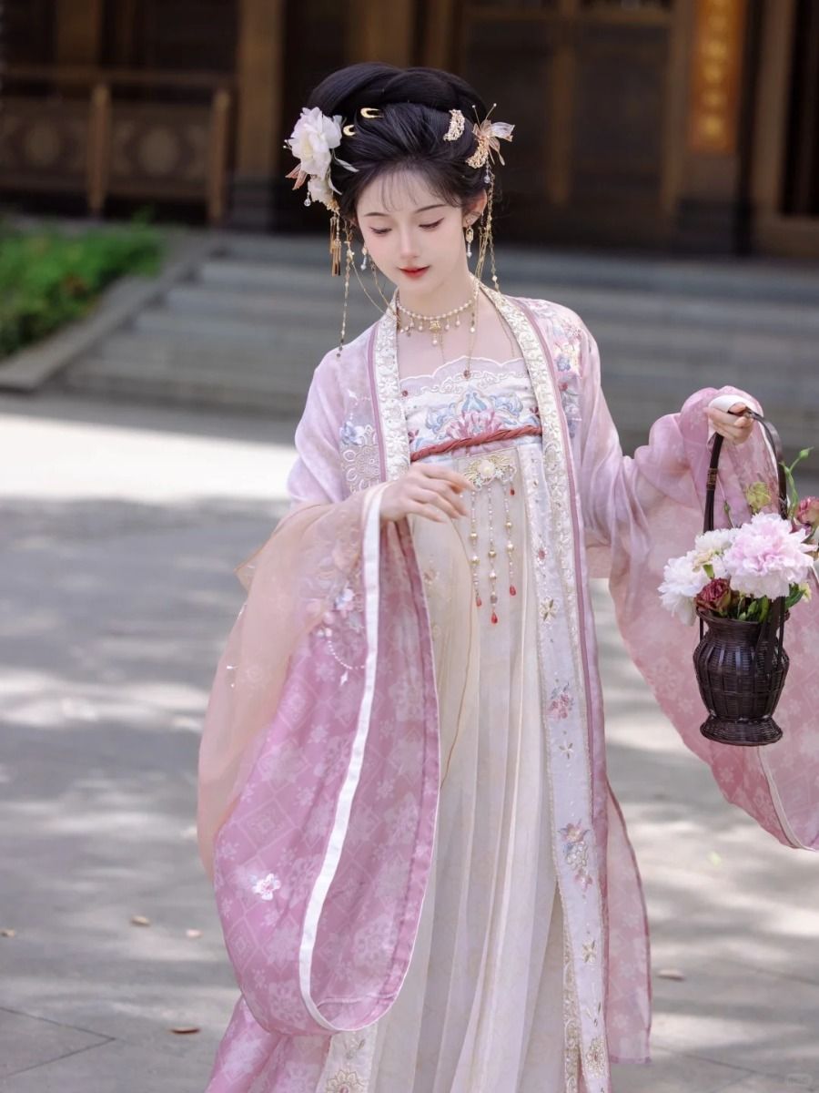 Purple Childrens Horseface Skirt Set A Fashionable and Traditional Choice Purple Childrens Horseface Skirt Set A Fashionable and Traditional Choice