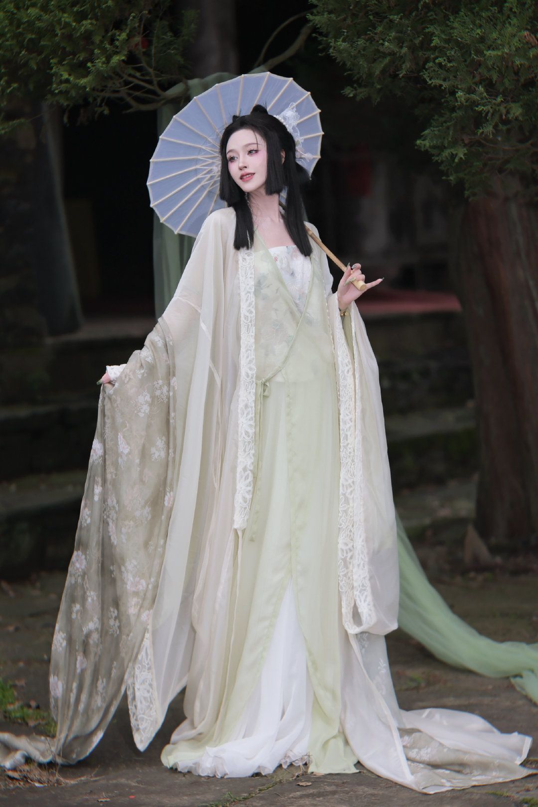 Ancient Style Girls Hanfu Dress:The Charm of Traditional Chinese Elegance in Long Skirts Ancient Style Girls Hanfu Dress:The Charm of Traditional Chinese Elegance in Long Skirts
