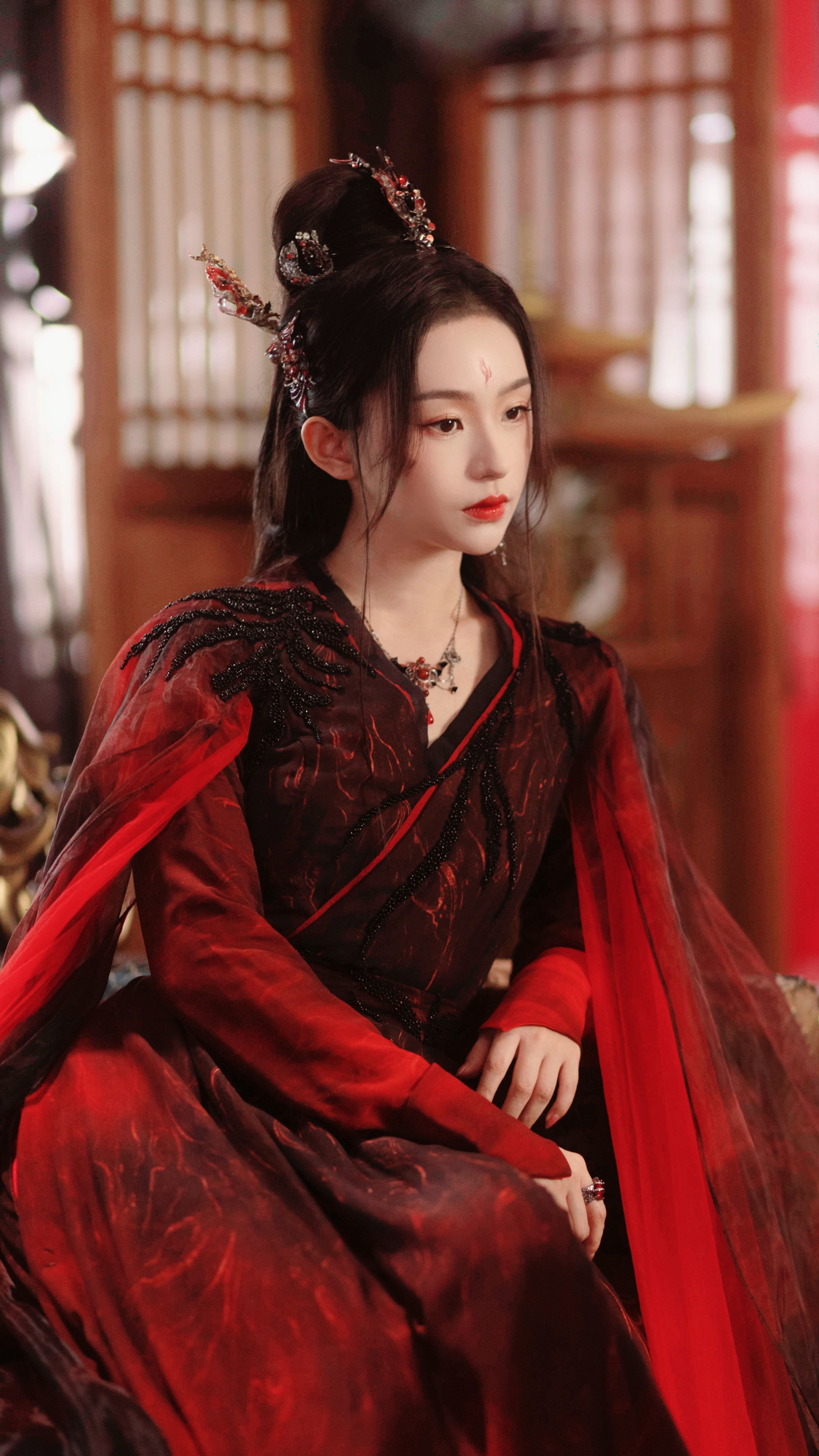 Vintage-Style Cheongsam for Girls:Embracing the Charm of Traditional Chinese Clothing
