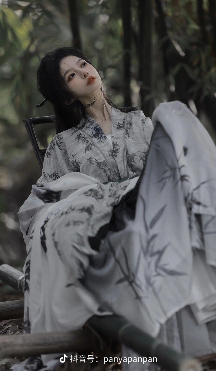 Stylish Womens Summer凉鞋 and Cheongsam Pairing for a Classic Elegance Stylish Womens Summer凉鞋 and Cheongsam Pairing for a Classic Elegance