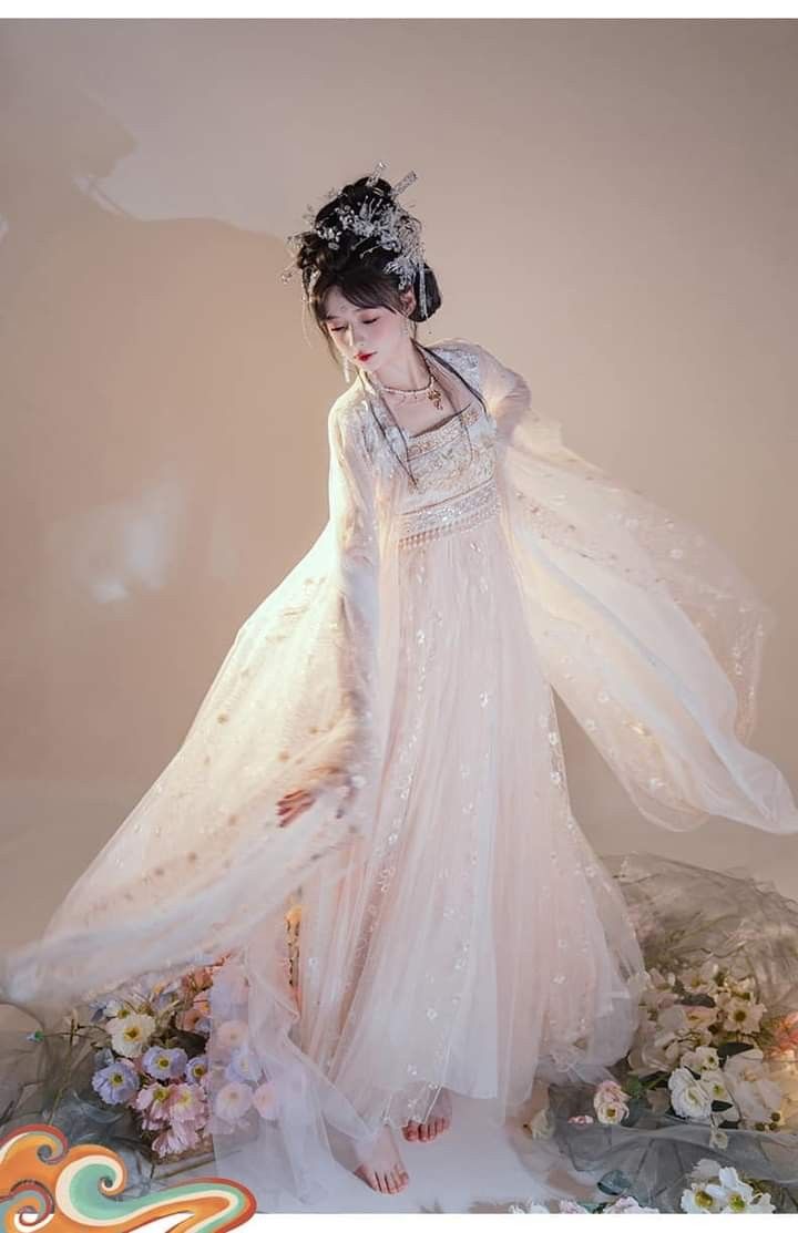 The Splendor of Traditional Chinese Wedding Hanfu Headwear The Splendor of Traditional Chinese Wedding Hanfu Headwear