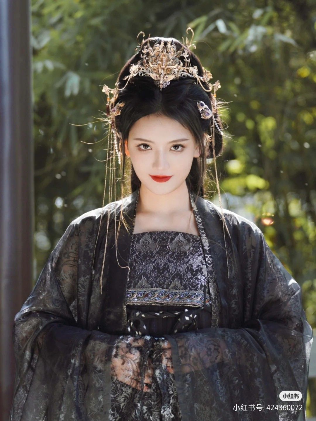 The Enchanting Beauty of Weavers Cheongsam in the Tapestry of Tradition