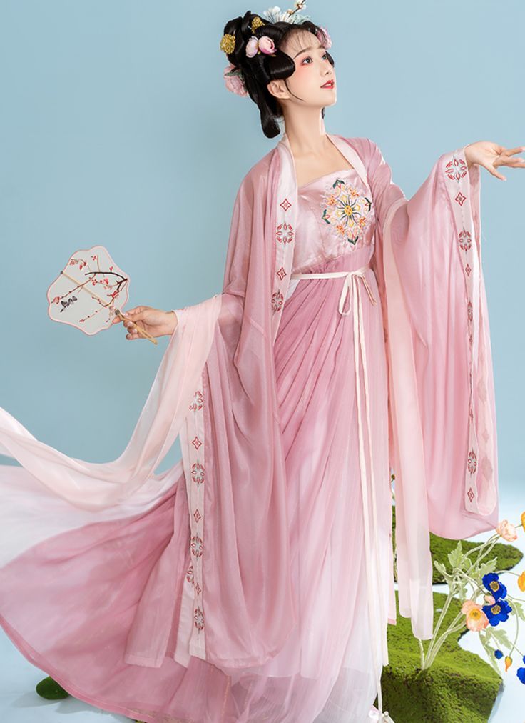 Winter-Long Cheongsam:A Blend of Tradition and Elegance Winter-Long Cheongsam:A Blend of Tradition and Elegance