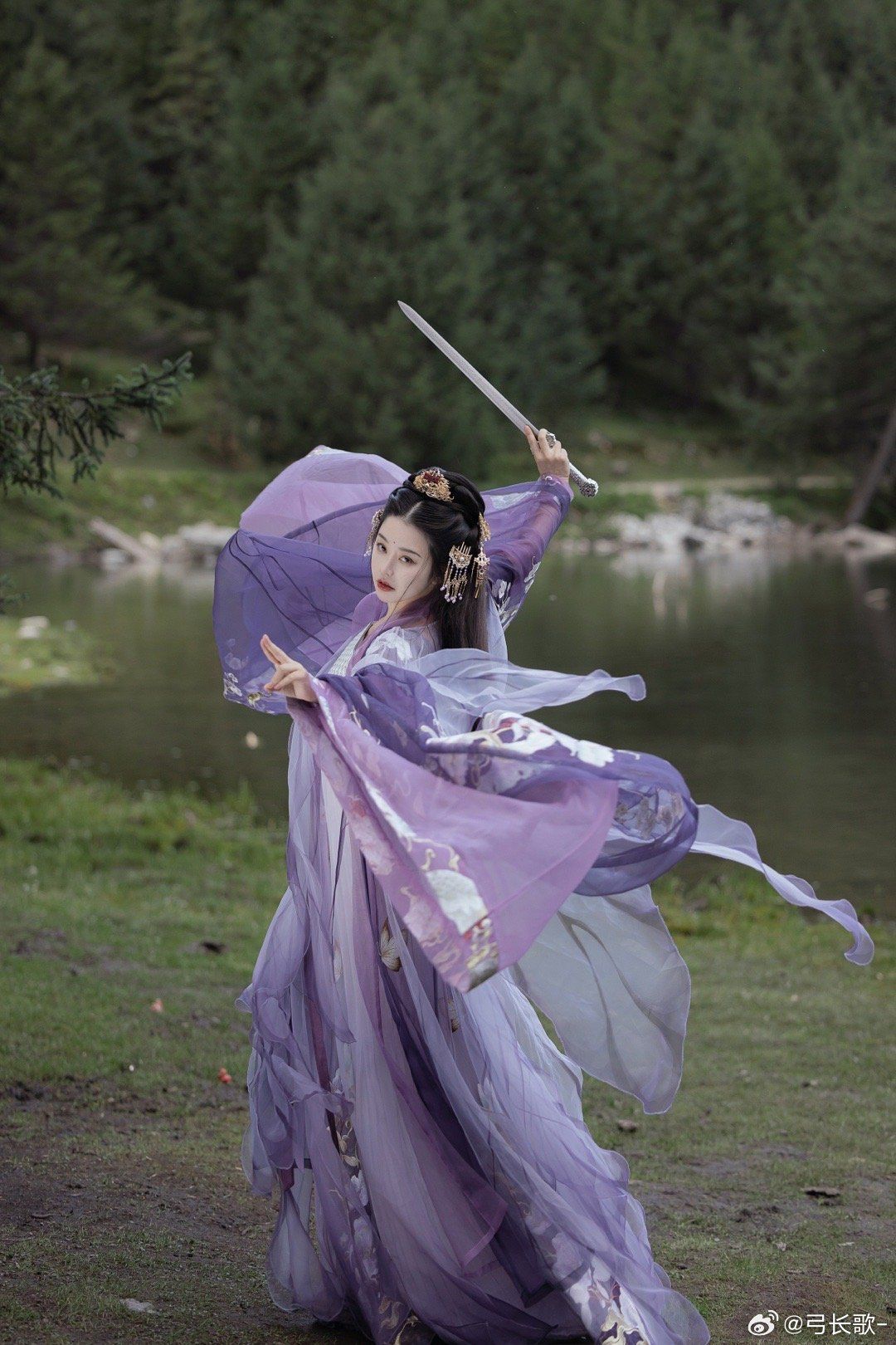 Autumn Mellow Memories:The Revival of Hanfu in Modern Times Autumn Mellow Memories:The Revival of Hanfu in Modern Times