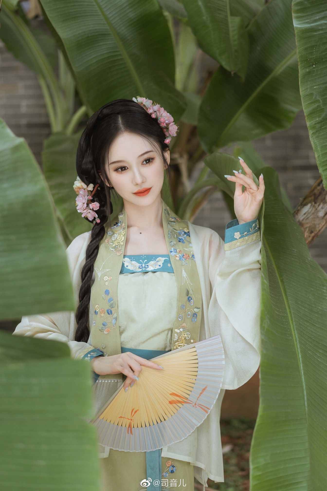 The Splendor of Yang Yuehuas Hanfu:A Closer Look at Traditional Chinese Clothing The Splendor of Yang Yuehuas Hanfu:A Closer Look at Traditional Chinese Clothing