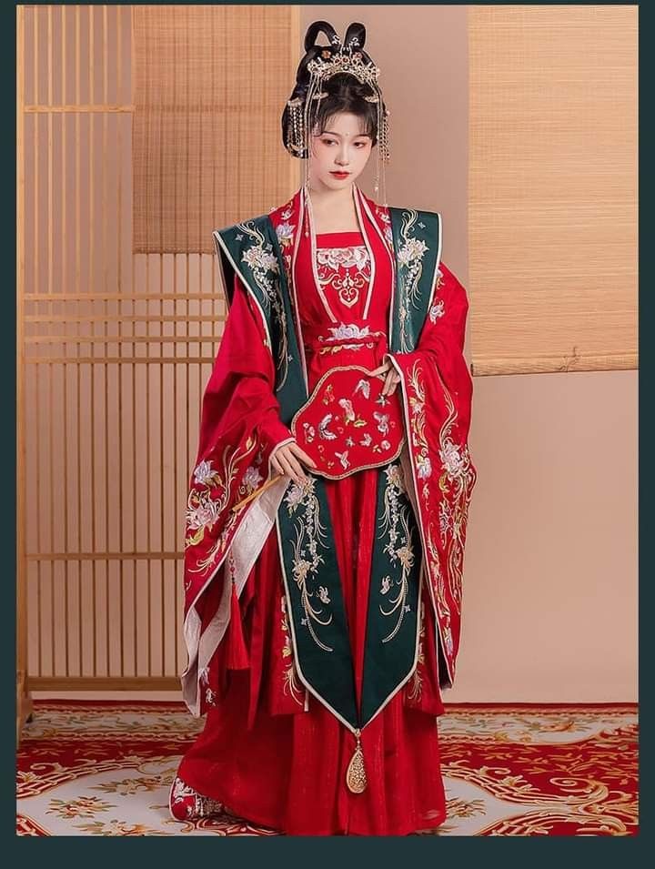 Bunny Girl in Traditional Chinese Hanfu Fashion:A Closer Look into the World of Childrens Fashion Bunny Girl in Traditional Chinese Hanfu Fashion:A Closer Look into the World of Childrens Fashion
