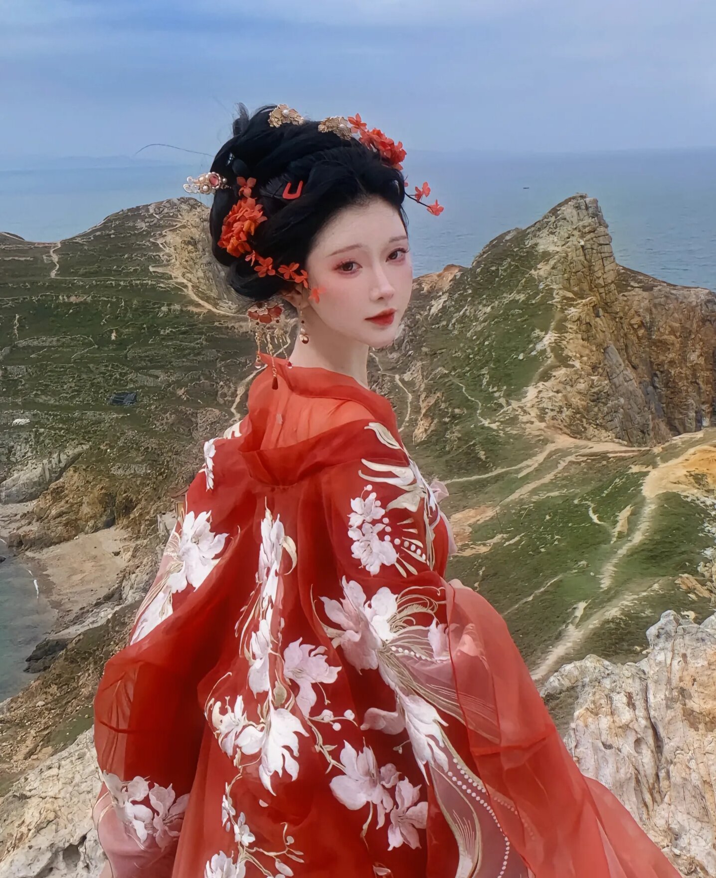 Ephemerality of Han Shang Hua Lian Hanfu:The Tragedy of a Cultural Revival