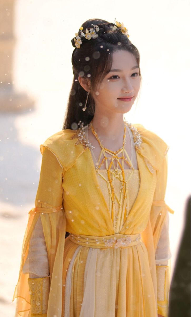 Reinventing Traditional Hanfu:An Enhanced Two-Piece Set Reinventing Traditional Hanfu:An Enhanced Two-Piece Set