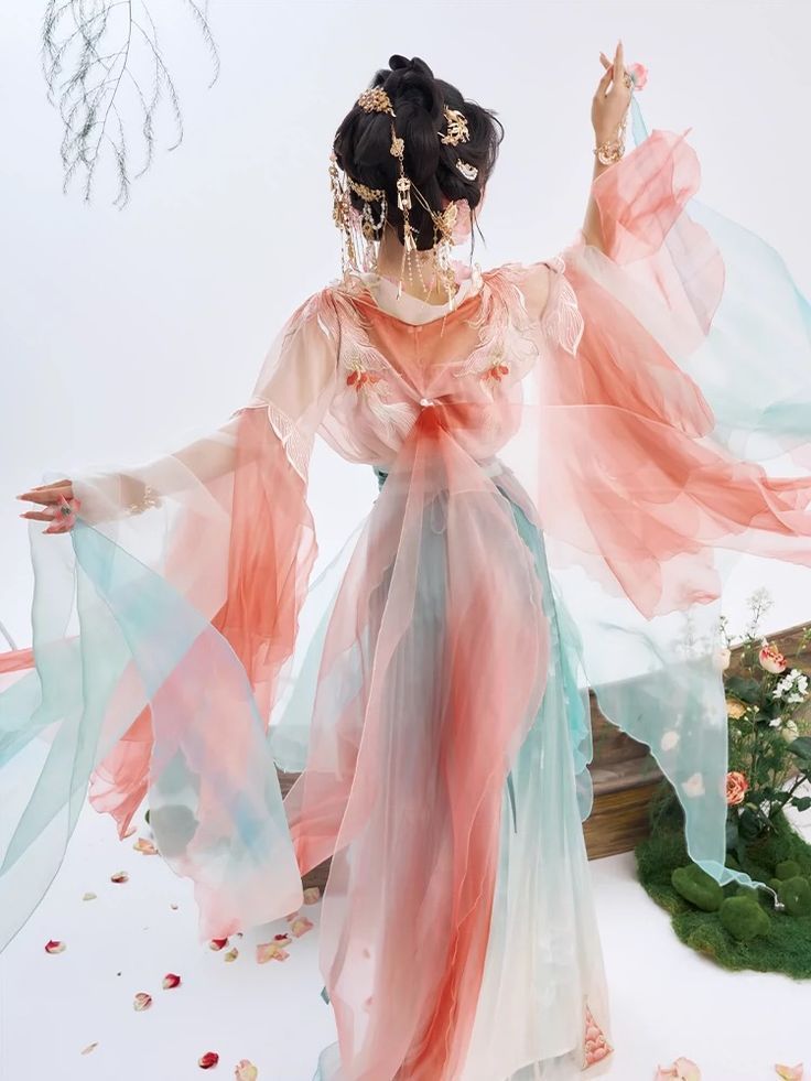 The Cultural Significance of Horseface Skirt and Thick Blouse in Traditional Chinese Fashion The Cultural Significance of Horseface Skirt and Thick Blouse in Traditional Chinese Fashion