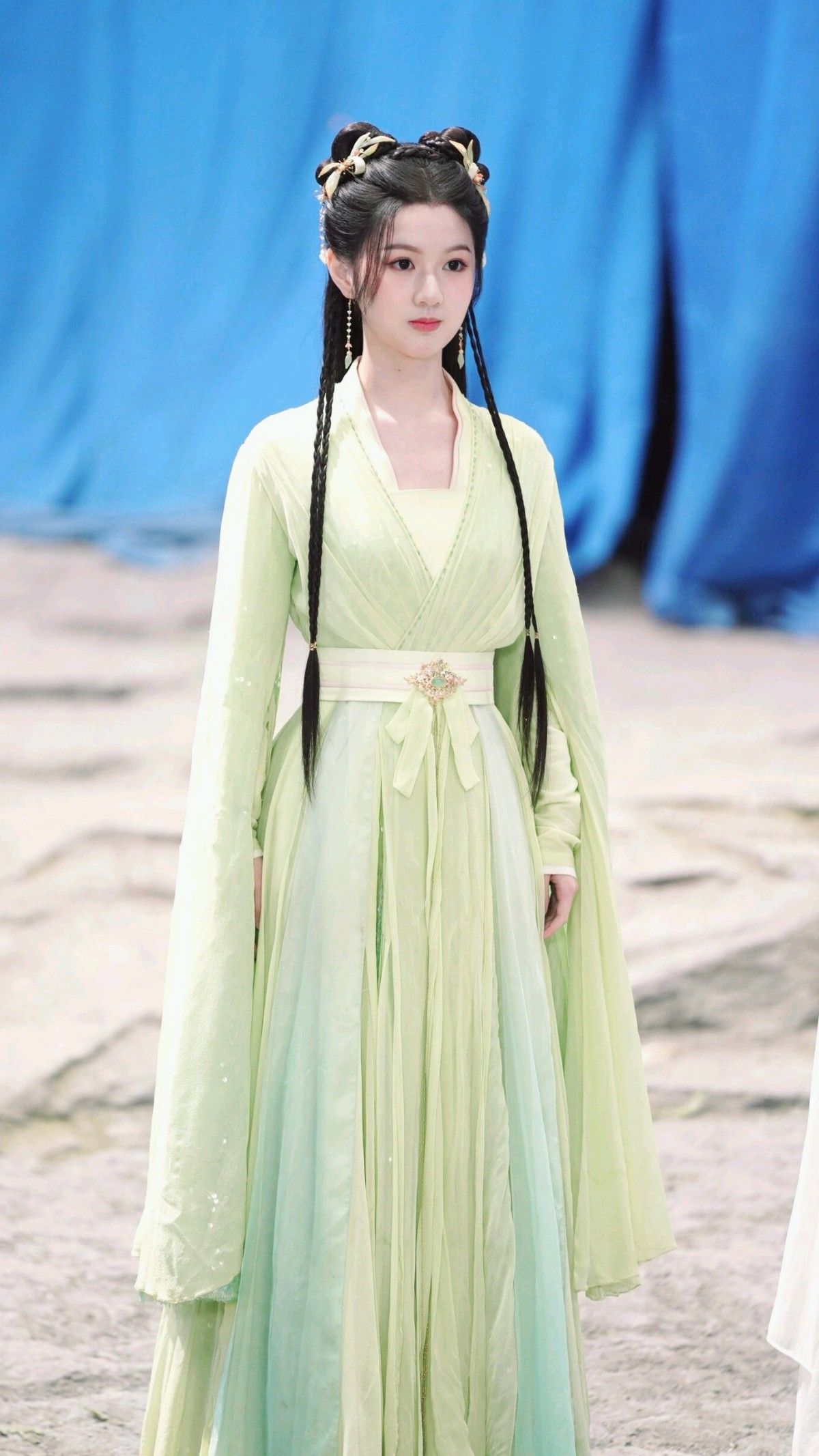 The Enchantment of Hanfu:The Story of Xiaodoukou and the Splendid World of Shisanplus The Enchantment of Hanfu:The Story of Xiaodoukou and the Splendid World of Shisanplus