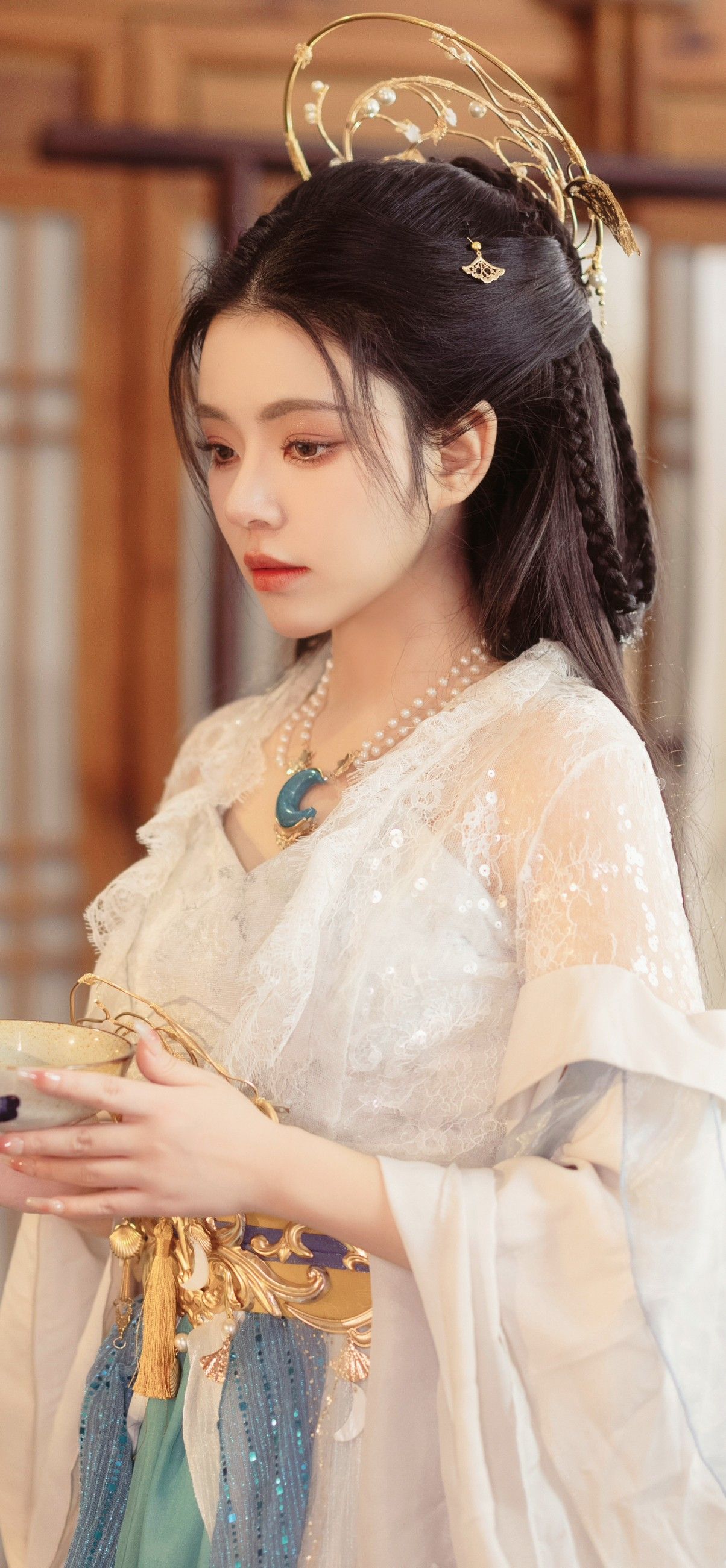 Embracing Modernity in Traditional Cheongsam:The Evolution of Qipao Dress Embracing Modernity in Traditional Cheongsam:The Evolution of Qipao Dress