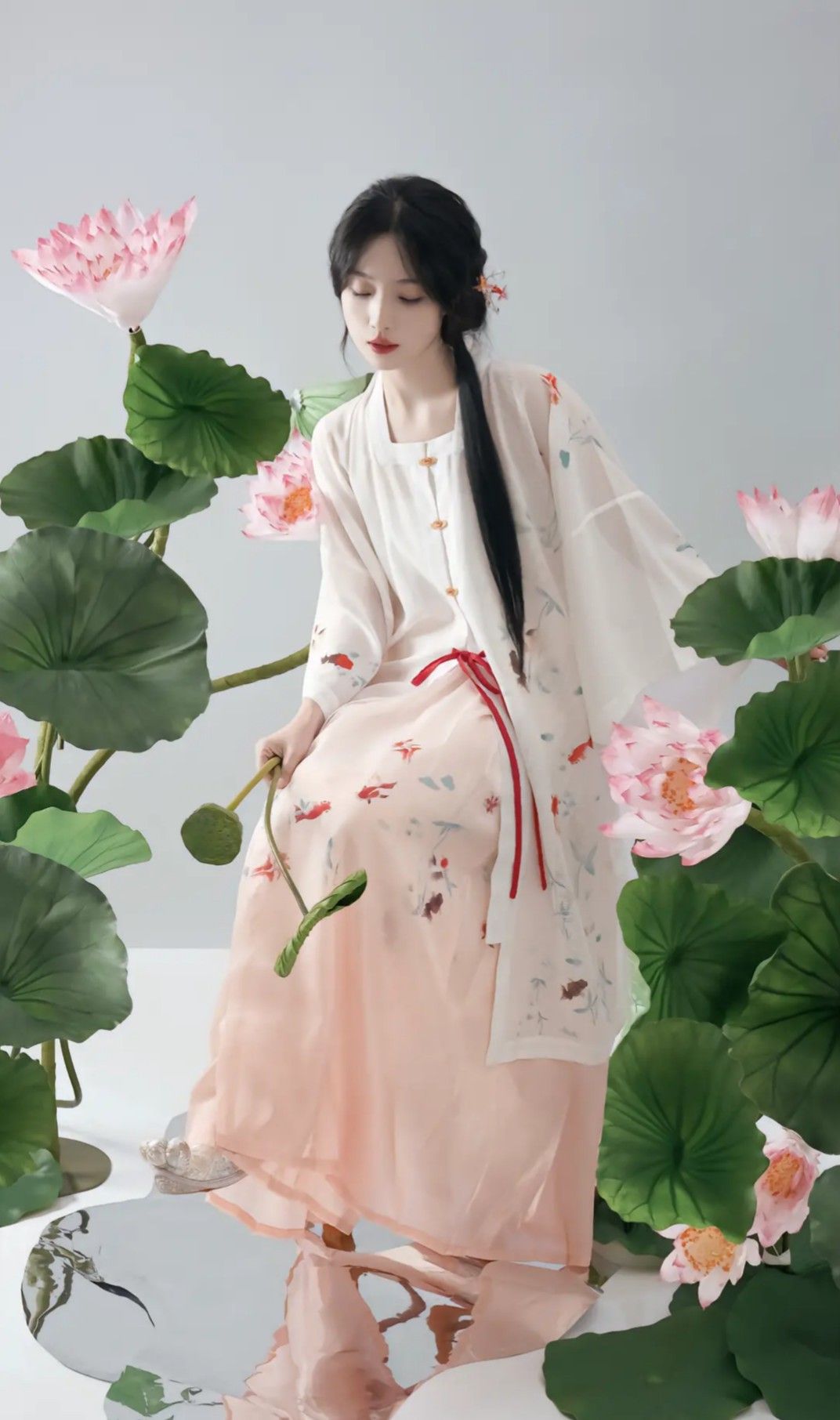 Reinventing the Classic Cheongsam:The Modernized Dress-Style Qipao Evolution Reinventing the Classic Cheongsam:The Modernized Dress-Style Qipao Evolution
