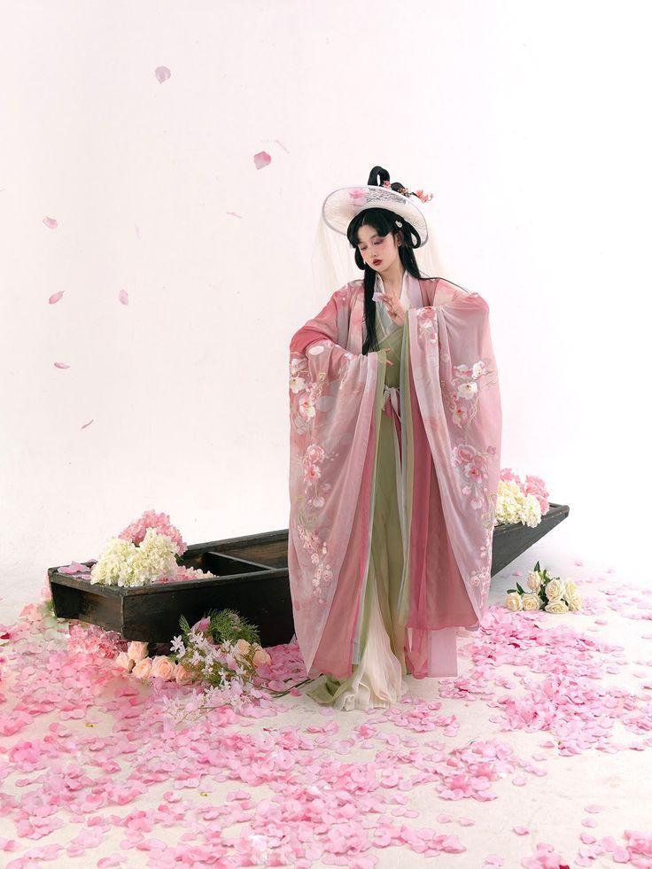Beginners Guide to Hanfu Costumes with Fake Hair for Women Beginners Guide to Hanfu Costumes with Fake Hair for Women