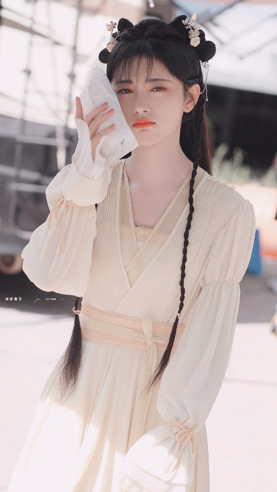 Westlakes Qipao:A Closer Look at the Traditional Chinese Dress for Girls Westlakes Qipao:A Closer Look at the Traditional Chinese Dress for Girls