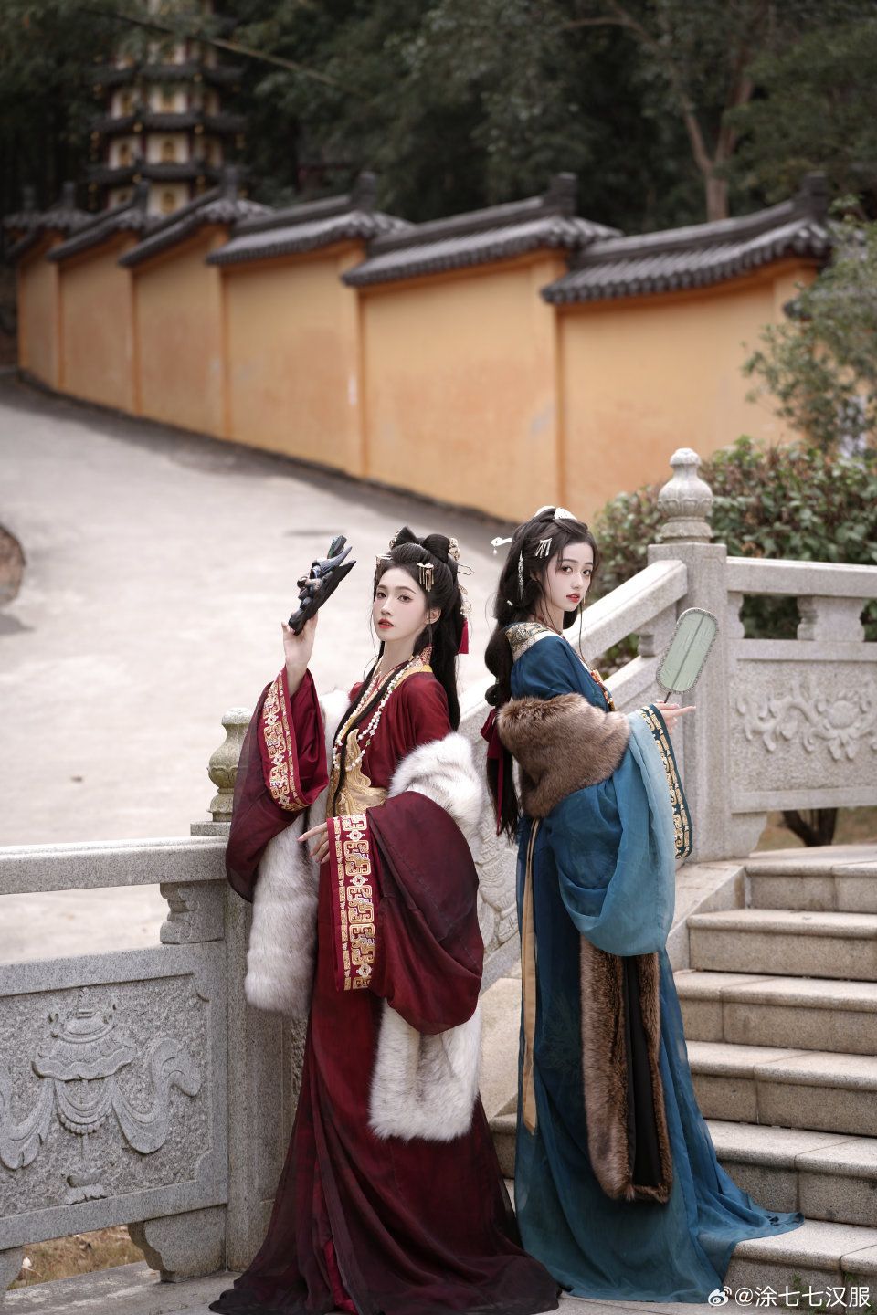 Chinese New Year Celebration:The Significance of Traditional Hanfu for Sibling Unity Chinese New Year Celebration:The Significance of Traditional Hanfu for Sibling Unity