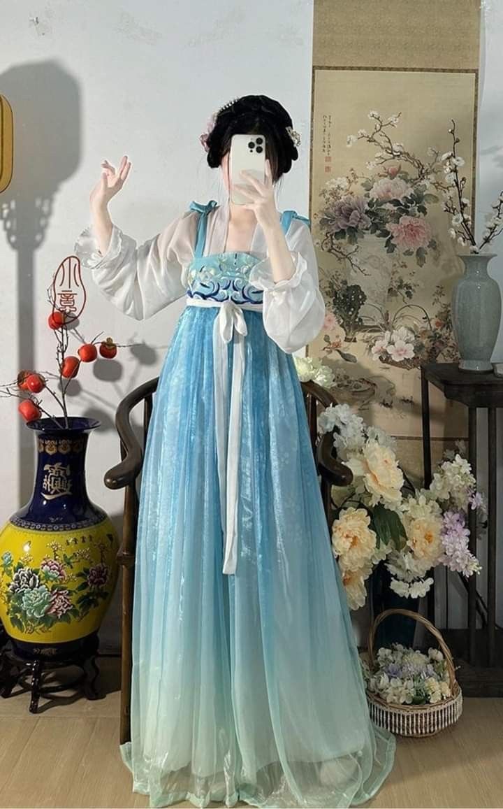 Winter Wedding Trousseau:The Revival of Qipao for the Return Visit Ceremony Winter Wedding Trousseau:The Revival of Qipao for the Return Visit Ceremony