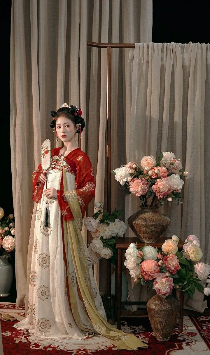 The Equestrian Charm of Ma Mian Skirt with Flowing Hair Ribbons and Decorative Straps The Equestrian Charm of Ma Mian Skirt with Flowing Hair Ribbons and Decorative Straps