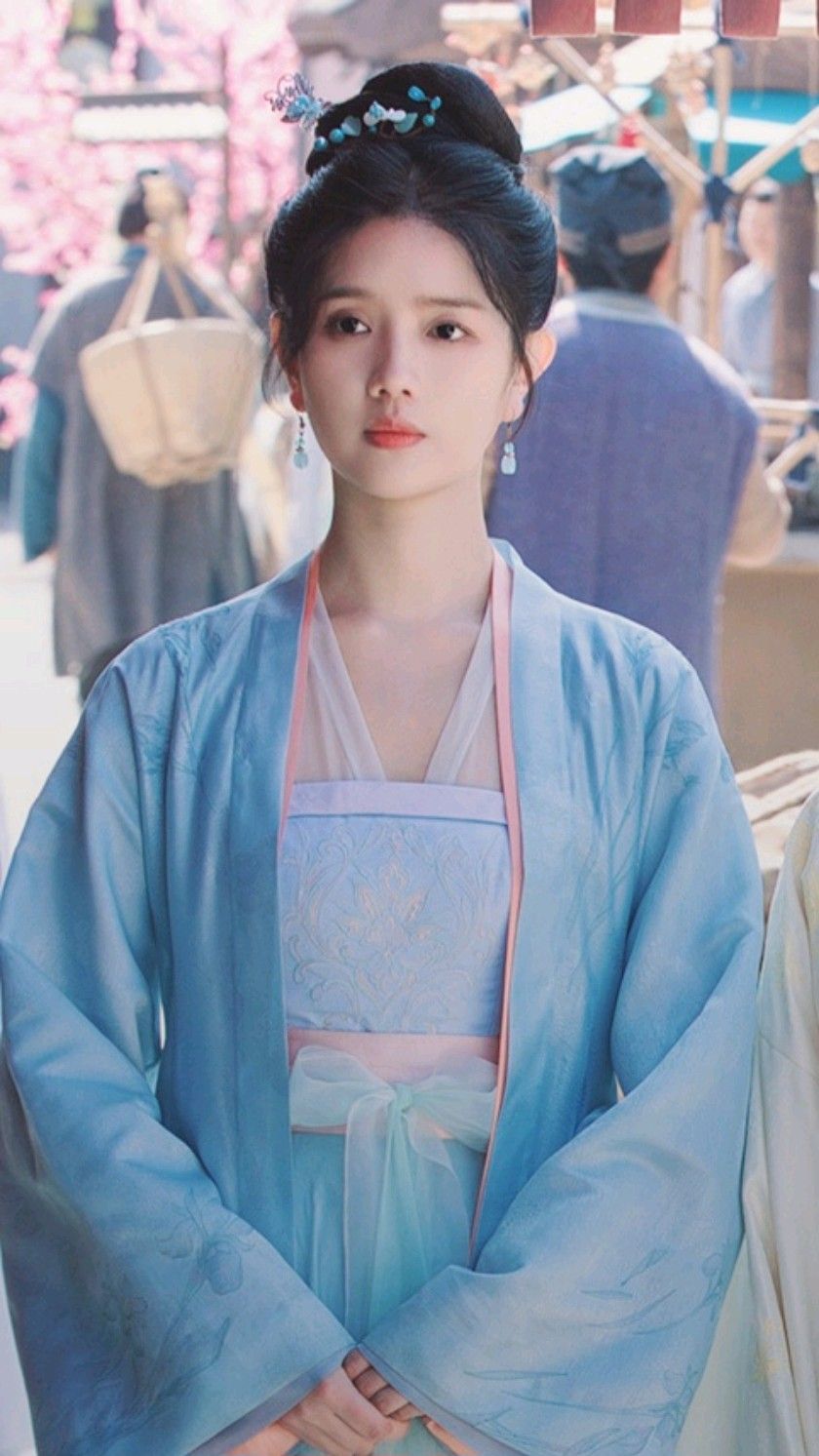 The Rise of the Hanfu Fashion:The Age of Affordable Prices for Traditional Wei-Jin Style Clothing The Rise of the Hanfu Fashion:The Age of Affordable Prices for Traditional Wei-Jin Style Clothing