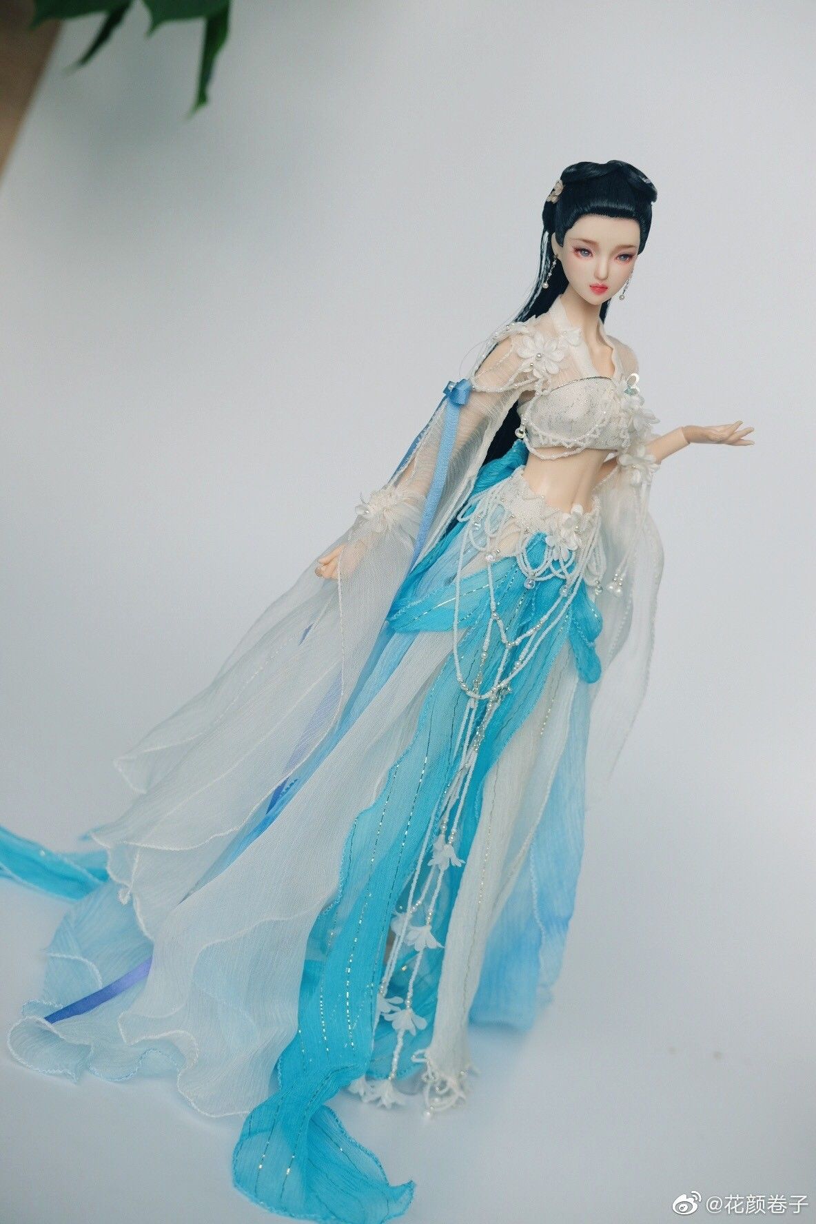 The Rise of the Cheongsam:The Evolution of the Traditional Chinese Top with the Ma-Mian Skirt The Rise of the Cheongsam:The Evolution of the Traditional Chinese Top with the Ma-Mian Skirt