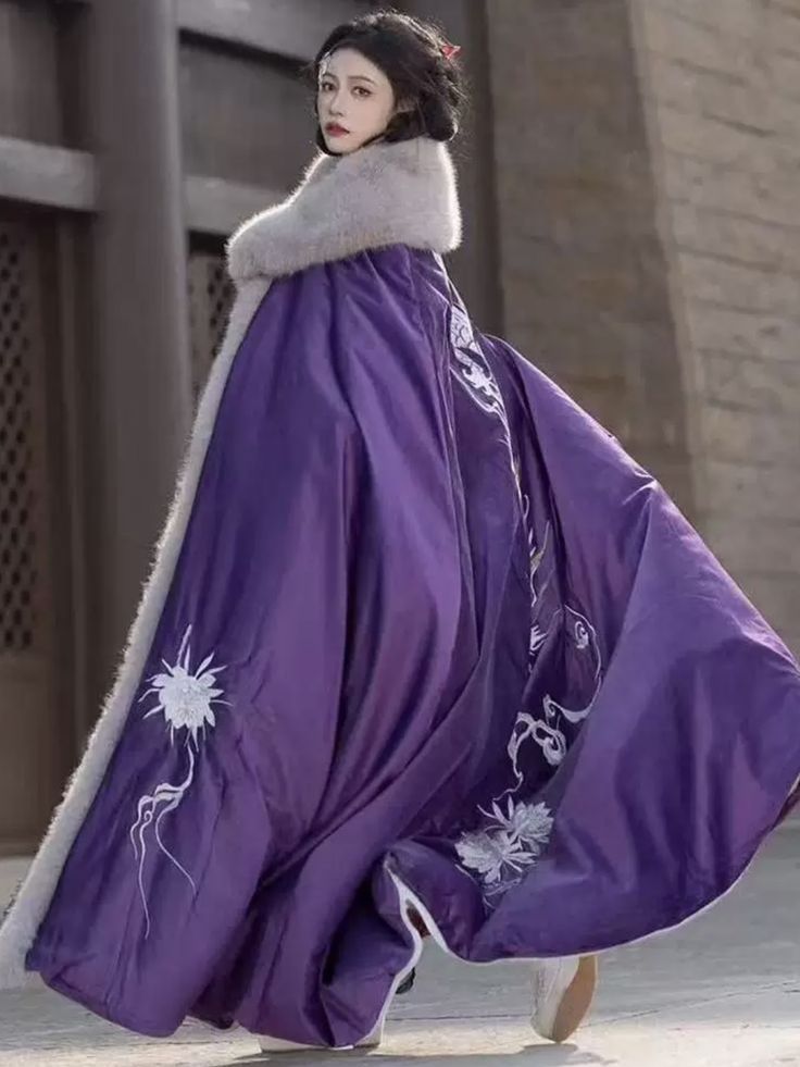 Traditional Charm of Old Beijing Cloth Shoes in the Context of Hanfu Fashion Traditional Charm of Old Beijing Cloth Shoes in the Context of Hanfu Fashion