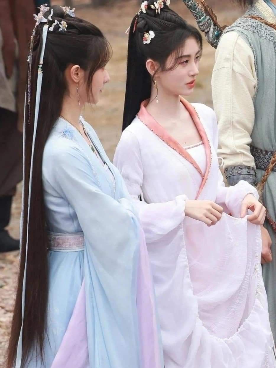 The Splendor of Hanfu:Lu Yi,the Ethereal Character from The Imperial Clothes The Splendor of Hanfu:Lu Yi,the Ethereal Character from The Imperial Clothes