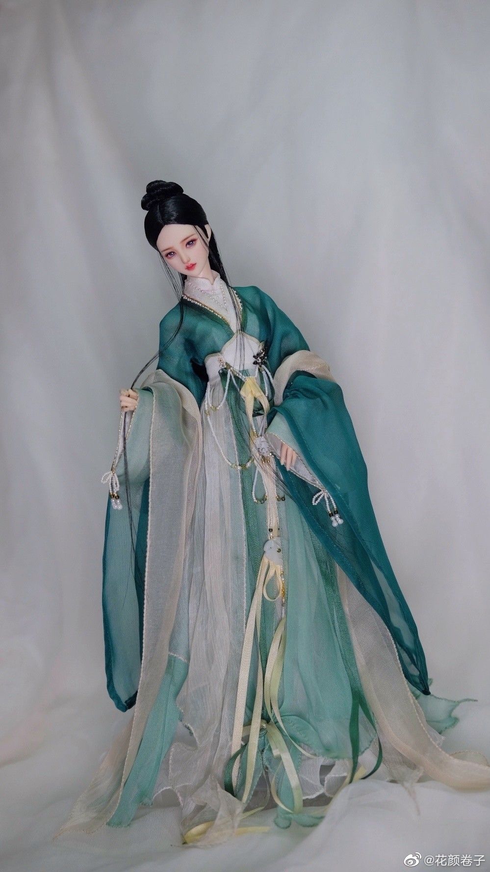 Classic Spring and Autumn Cheongsam with Mid-Length Sleeves:A Blend of Tradition and Modernity Classic Spring and Autumn Cheongsam with Mid-Length Sleeves:A Blend of Tradition and Modernity