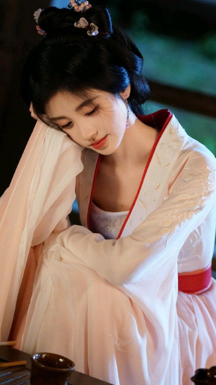 Short-Style Cheongsam in Cotton and Linen:A Blend of Comfort and Traditional Elegance Short-Style Cheongsam in Cotton and Linen:A Blend of Comfort and Traditional Elegance