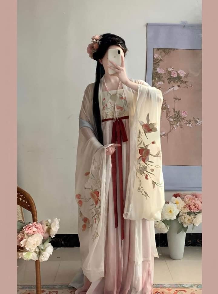 Summer Hanfu Costumes for 12-Year-Old Girls:The Charm of Traditional Chinese Fashion Summer Hanfu Costumes for 12-Year-Old Girls:The Charm of Traditional Chinese Fashion