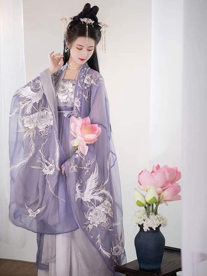 The Charm of Cheongsam-Inspired Mini Shawls The Charm of Cheongsam-Inspired Mini Shawls