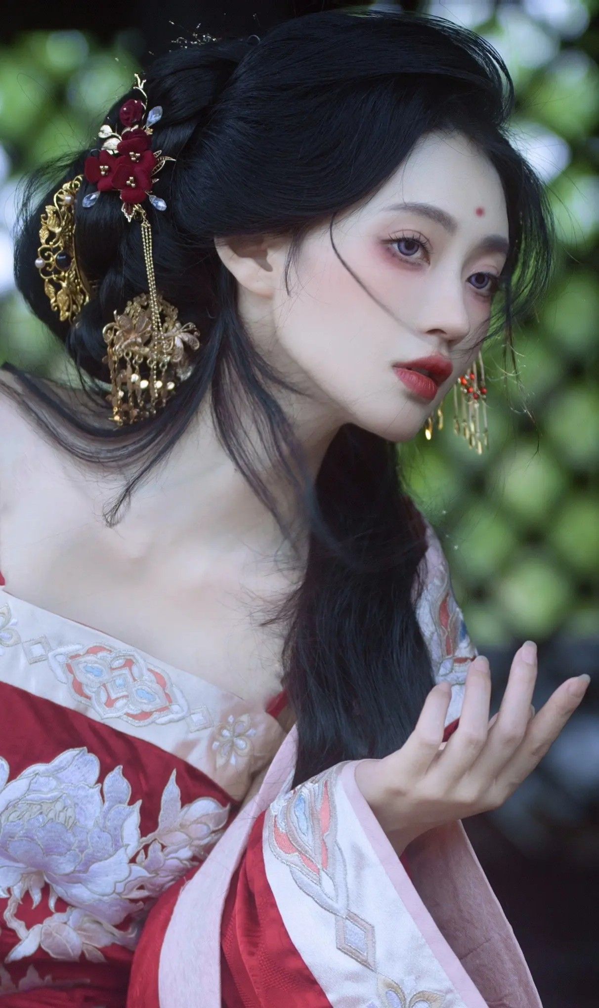 Elegant Ancient Hair Ornaments:Womens Tassel Headwear in Traditional Chinese Costume Elegant Ancient Hair Ornaments:Womens Tassel Headwear in Traditional Chinese Costume