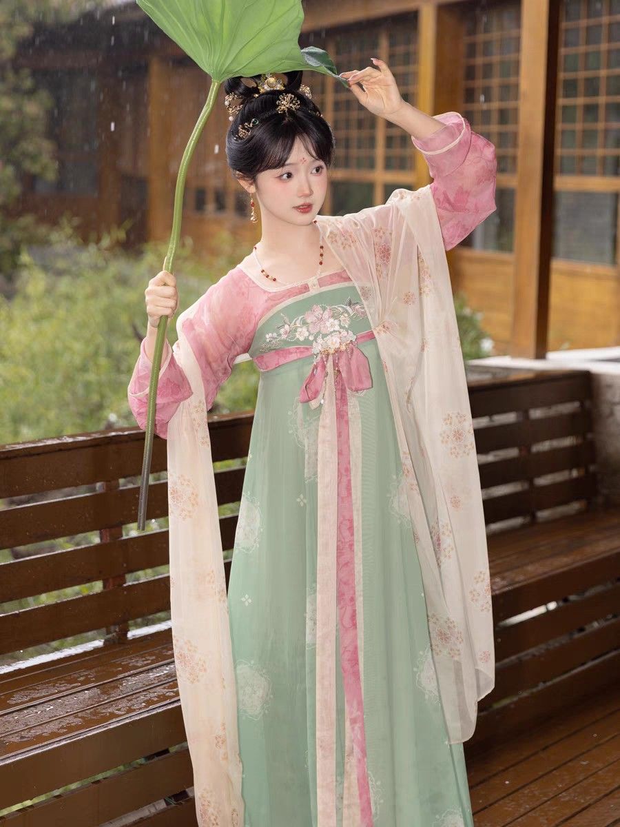 Summer Hanfu Fashion:The Elegance of Mulberry Silk Summer Hanfu Fashion:The Elegance of Mulberry Silk