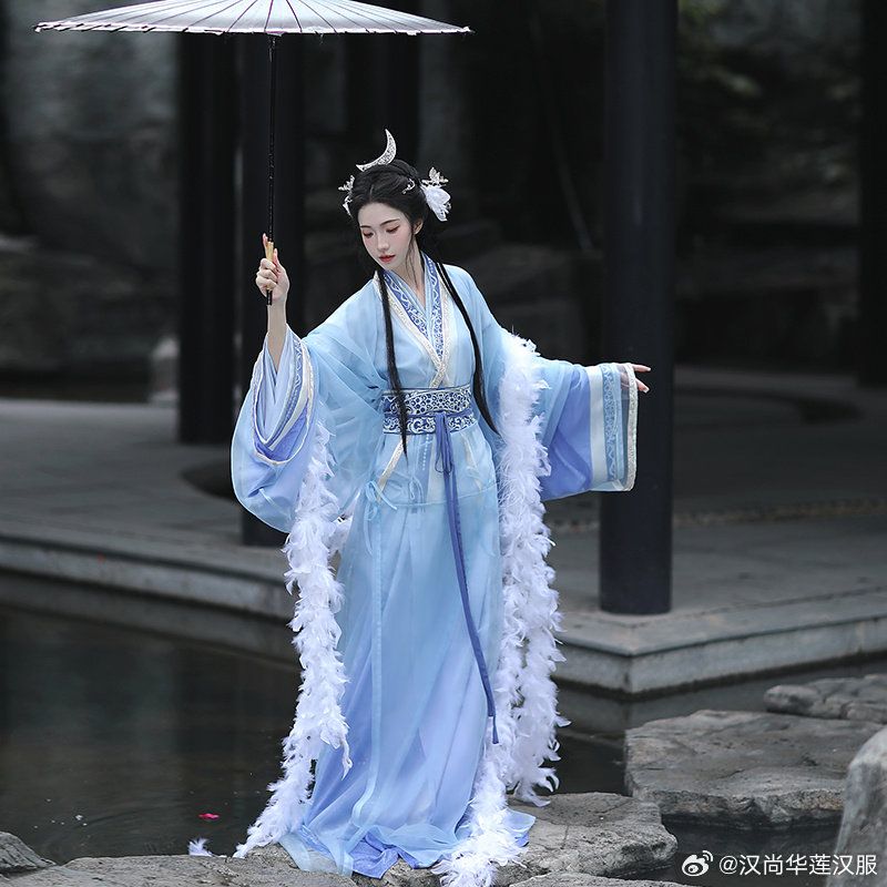 The Evolution of Modern Chinese Cheongsam as Bridesmaid Attire The Evolution of Modern Chinese Cheongsam as Bridesmaid Attire