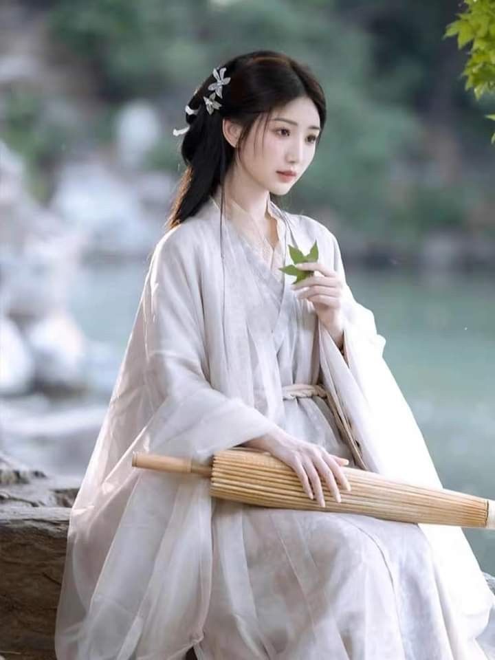 The Charm of Horseface Skirt and the Radiance of Yellow:A Tale of Traditional Beauty The Charm of Horseface Skirt and the Radiance of Yellow:A Tale of Traditional Beauty