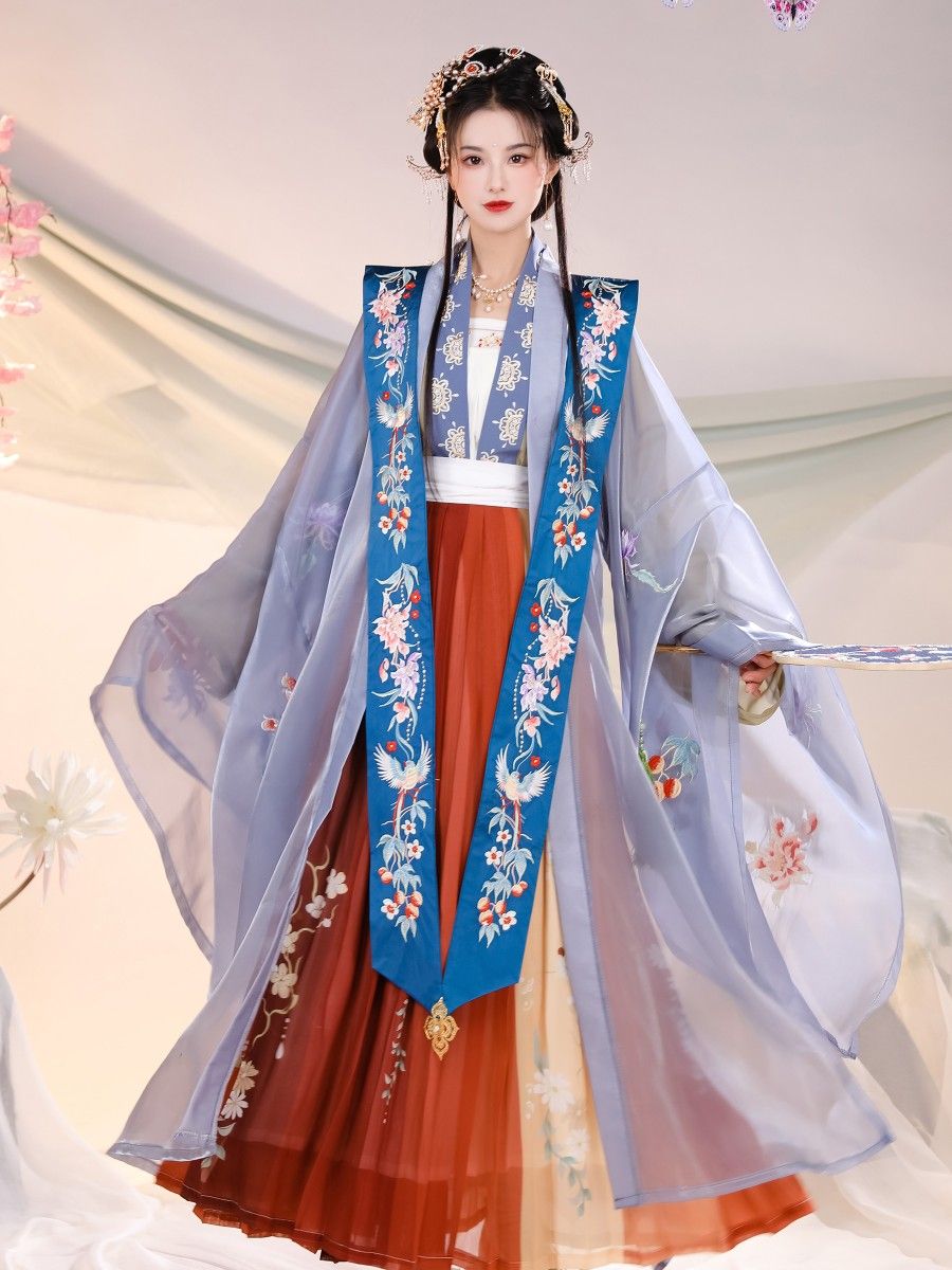 White Skirt with Chinese Traditional Style:The Revival of the New Chinese-Style Horseface Skirt White Skirt with Chinese Traditional Style:The Revival of the New Chinese-Style Horseface Skirt