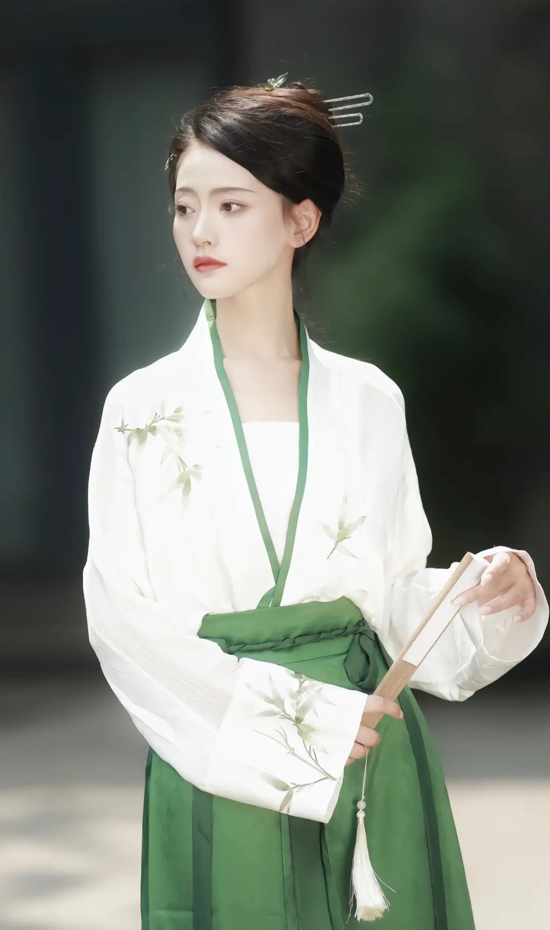The Evolution of Hanfu Fashion:Incorporating Traditional Archery Accessories The Evolution of Hanfu Fashion:Incorporating Traditional Archery Accessories