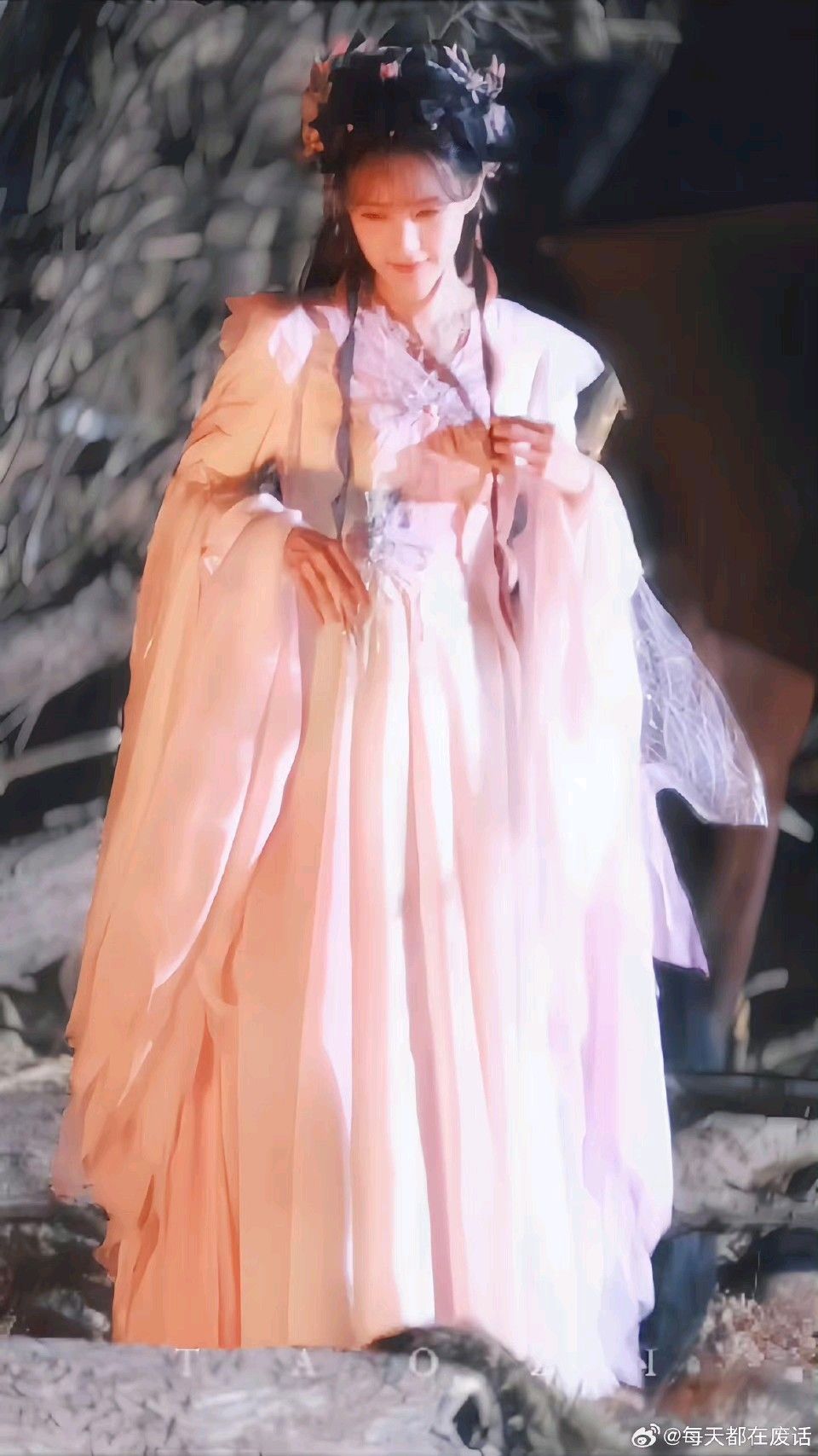 Elegant Wedding Gowns:The Rise of High-End Qipao as Modern Bridal Wear Elegant Wedding Gowns:The Rise of High-End Qipao as Modern Bridal Wear