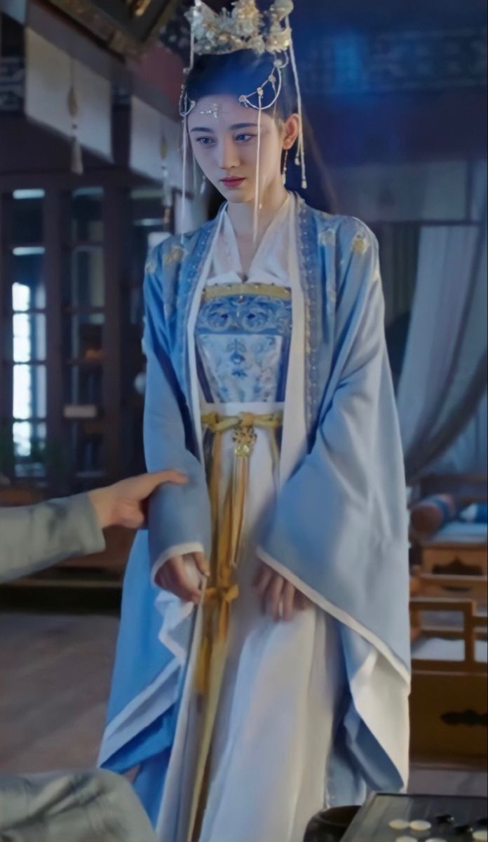 The Allure of Traditional Chinese Attire in Mountains and Rivers’龚俊 in Hanfu Fashion The Allure of Traditional Chinese Attire in Mountains and Rivers’龚俊 in Hanfu Fashion