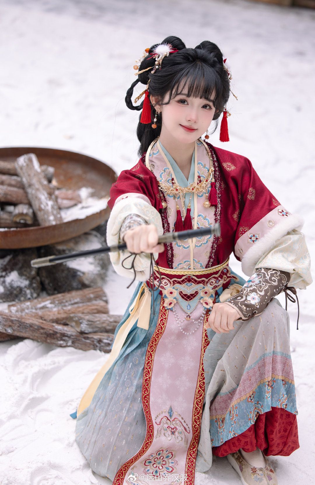 Low-neck Childrens Cheongsam:A Cultural Look into Fashion and Comfort Low-neck Childrens Cheongsam:A Cultural Look into Fashion and Comfort
