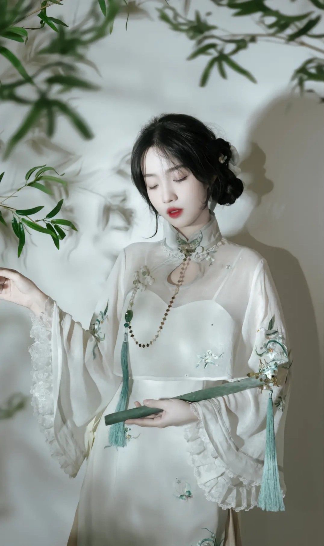 Embracing the Beauty of Hanfu:A Journey with the Plus-Size Sister Embracing the Beauty of Hanfu:A Journey with the Plus-Size Sister