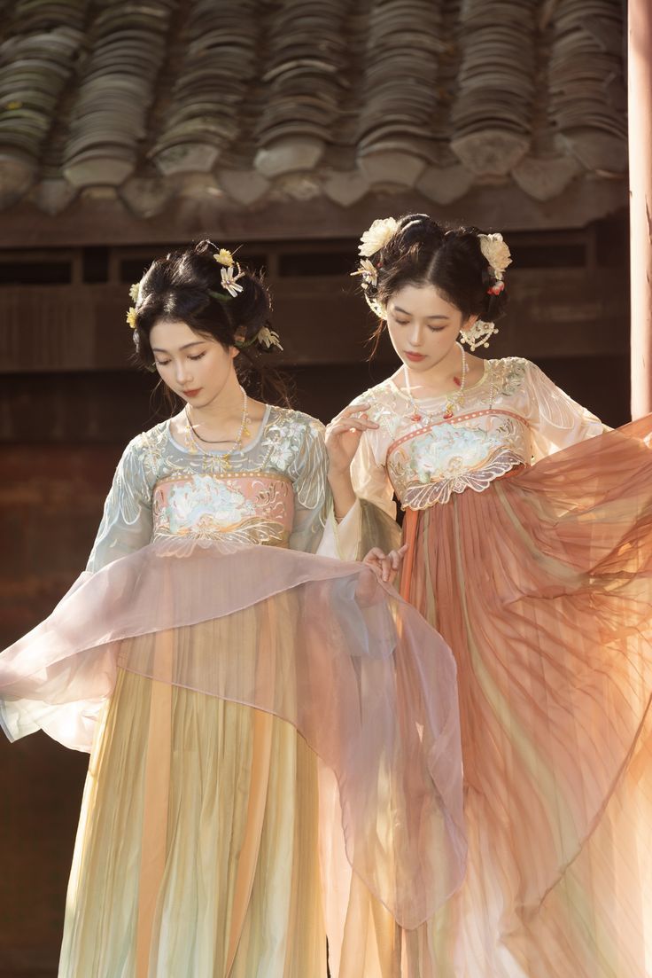 Summer Ethereal Fashion for Girls in Traditional Hanfu Costumes Summer Ethereal Fashion for Girls in Traditional Hanfu Costumes