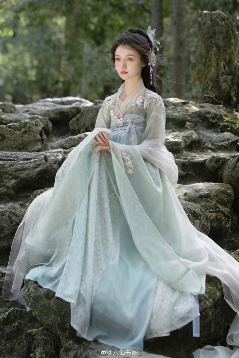 The Elegance of Cheongsam-Inspired Long Gowns and Dress Styles The Elegance of Cheongsam-Inspired Long Gowns and Dress Styles