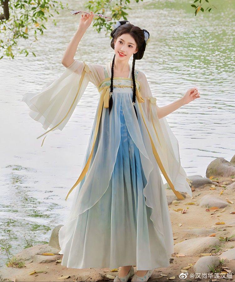 Improving Hanfu Dress:Innovations in the Design of Autumn and Winter Hanfu Skirts Improving Hanfu Dress:Innovations in the Design of Autumn and Winter Hanfu Skirts