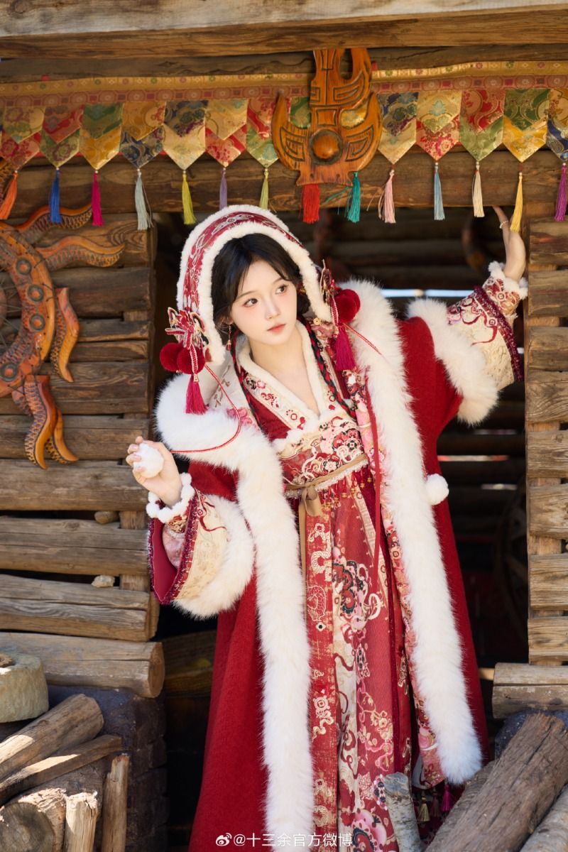 Winter Cheongsam Women:Embracing the Traditional Chinese Style Winter Cheongsam Women:Embracing the Traditional Chinese Style