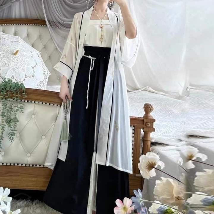 The Magnificent Journey of a Powerful Female Xiaknight in Hanfu Attire The Magnificent Journey of a Powerful Female Xiaknight in Hanfu Attire