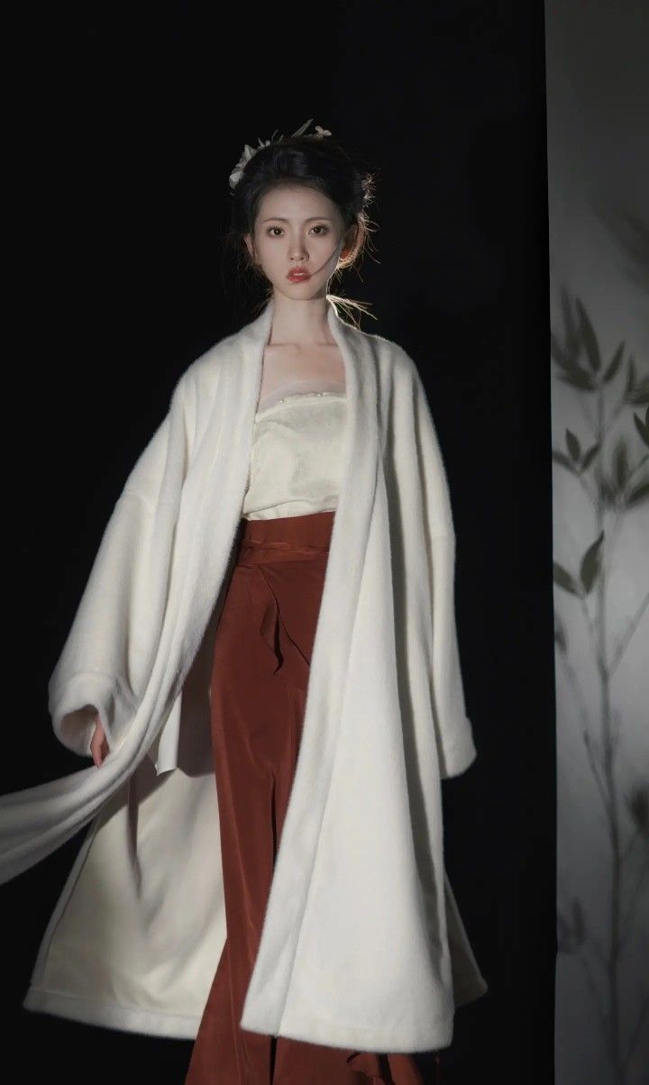 The Revival of the Wanming Style Hanfu Maomin Skirt:A Journey into Traditional Chinese Elegance The Revival of the Wanming Style Hanfu Maomin Skirt:A Journey into Traditional Chinese Elegance