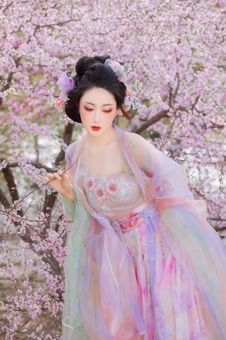 The Splendor of a Red-Tied Girl:A Guide to Hanfu Headdresses for Young Girls The Splendor of a Red-Tied Girl:A Guide to Hanfu Headdresses for Young Girls