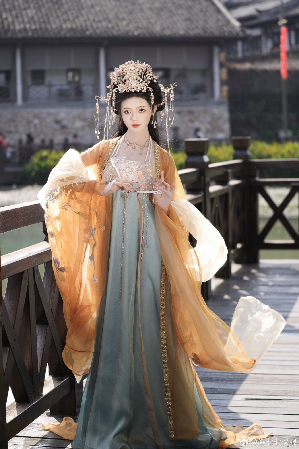 Ming Dynasty Hanfu Maomin Skirt:A Glimpse into Traditional Chinese Dressing Ming Dynasty Hanfu Maomin Skirt:A Glimpse into Traditional Chinese Dressing
