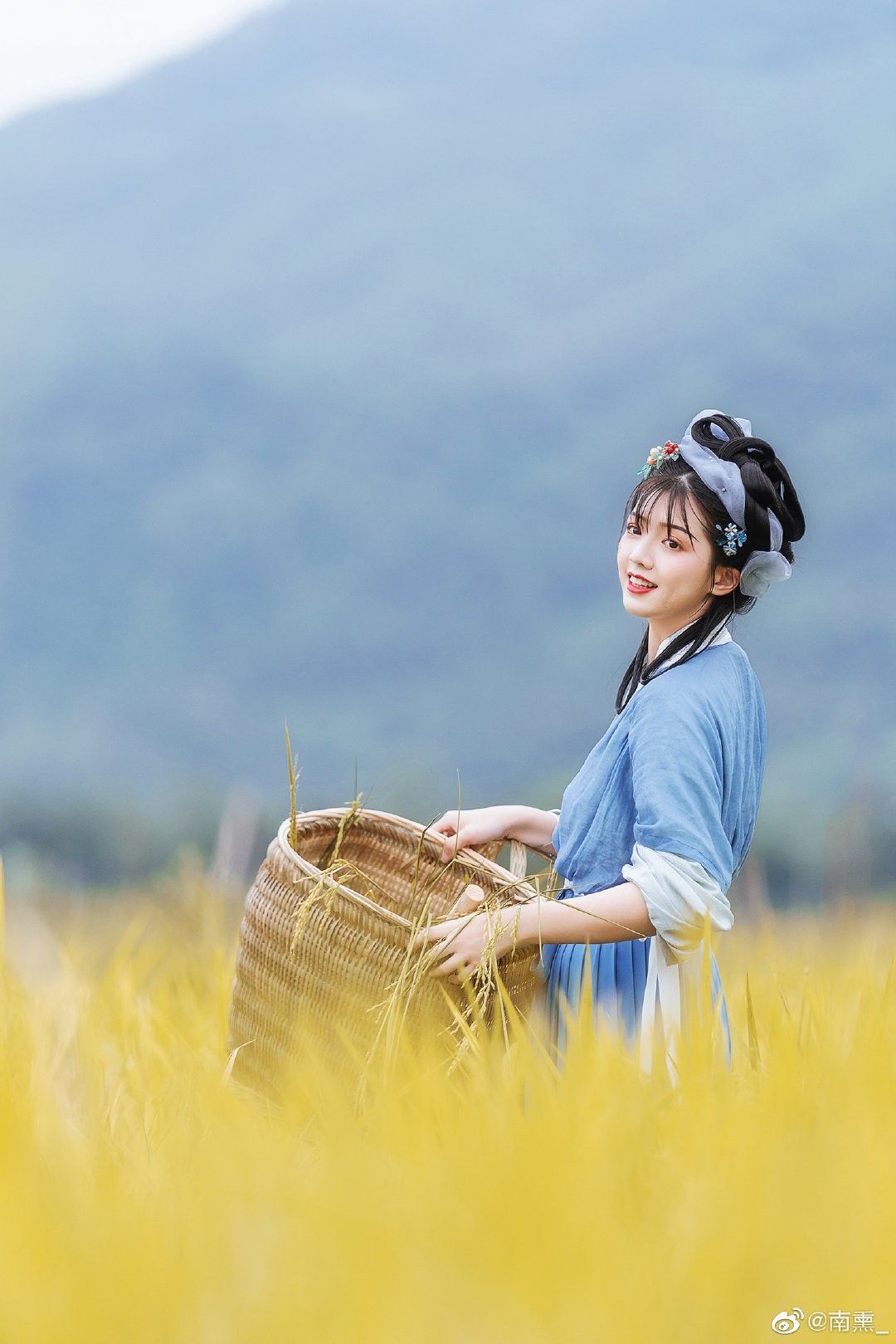 Authentic Hanfu Costumes for Women:A Glimpse into the Traditional Beauty Authentic Hanfu Costumes for Women:A Glimpse into the Traditional Beauty