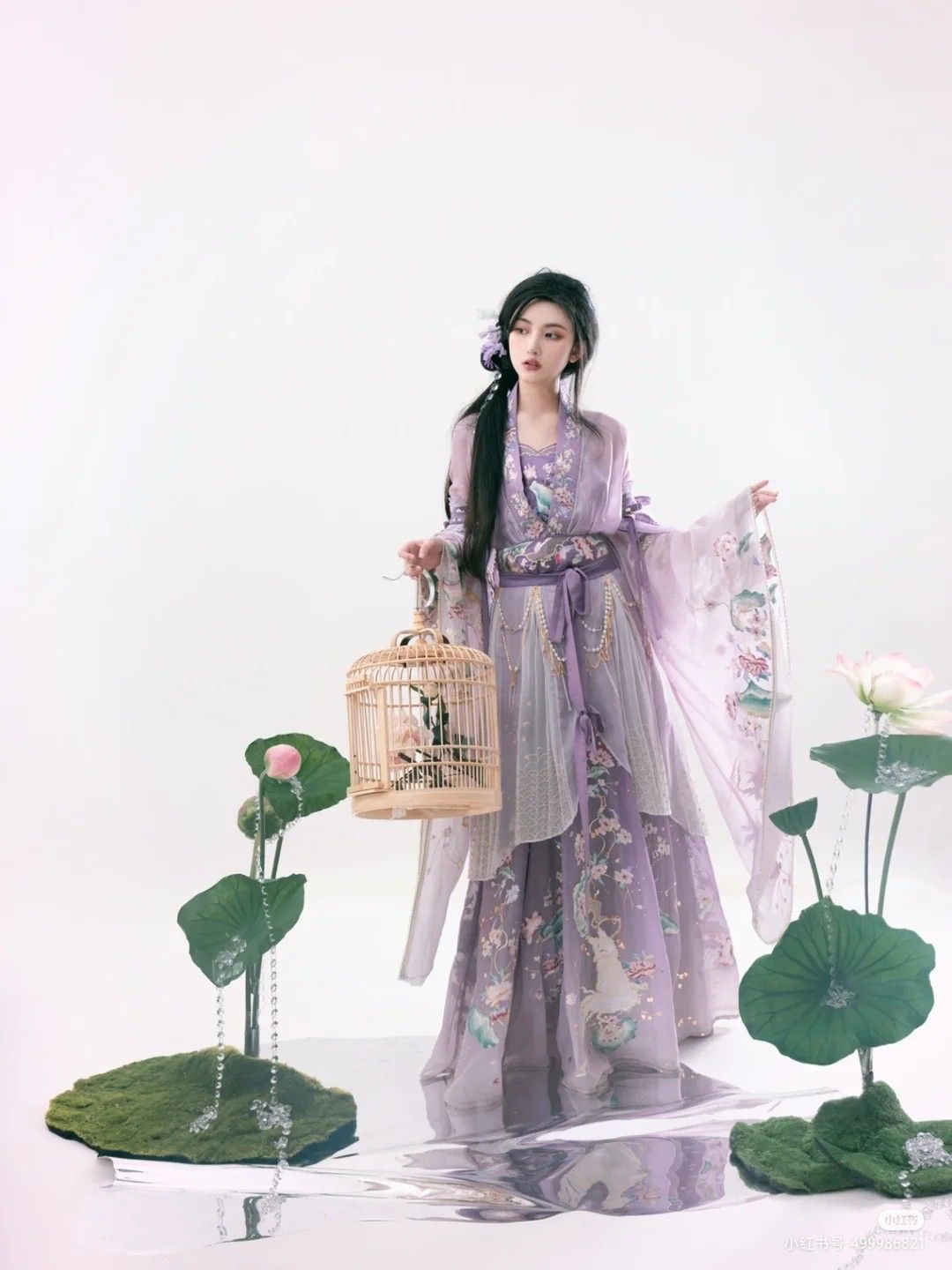 Adult New Years Greetings in the Traditional Horse-Face Skirt:A Blend of Culture and Fashion Adult New Years Greetings in the Traditional Horse-Face Skirt:A Blend of Culture and Fashion