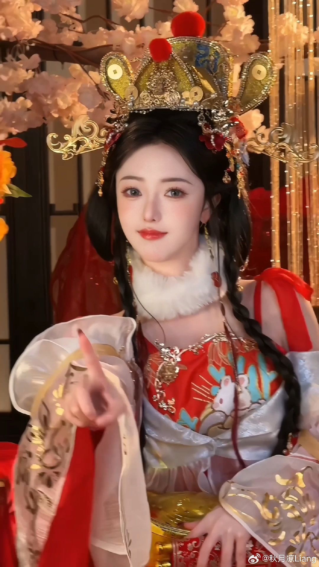 Maternal and Child Harmony in Traditional Hanfu Costumes Maternal and Child Harmony in Traditional Hanfu Costumes